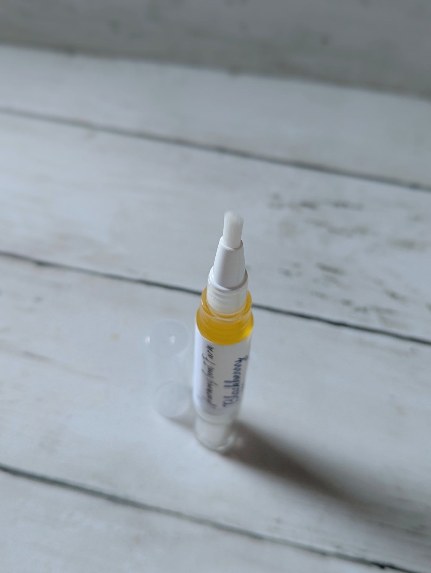 Blackberry Magnolia Cuticle Oil Brush Pen